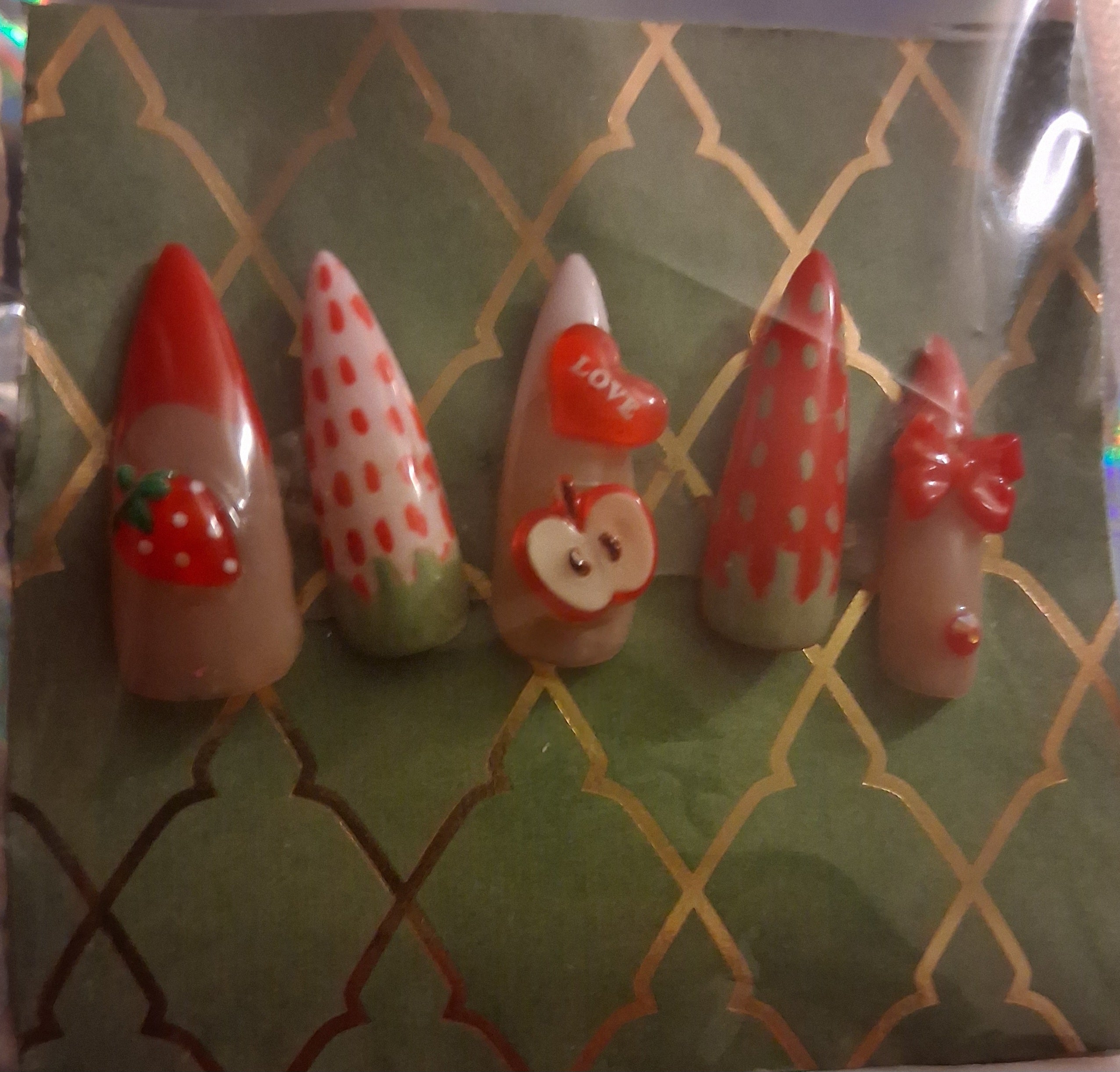 Press-On Nails (Strawberries/Ladybug)