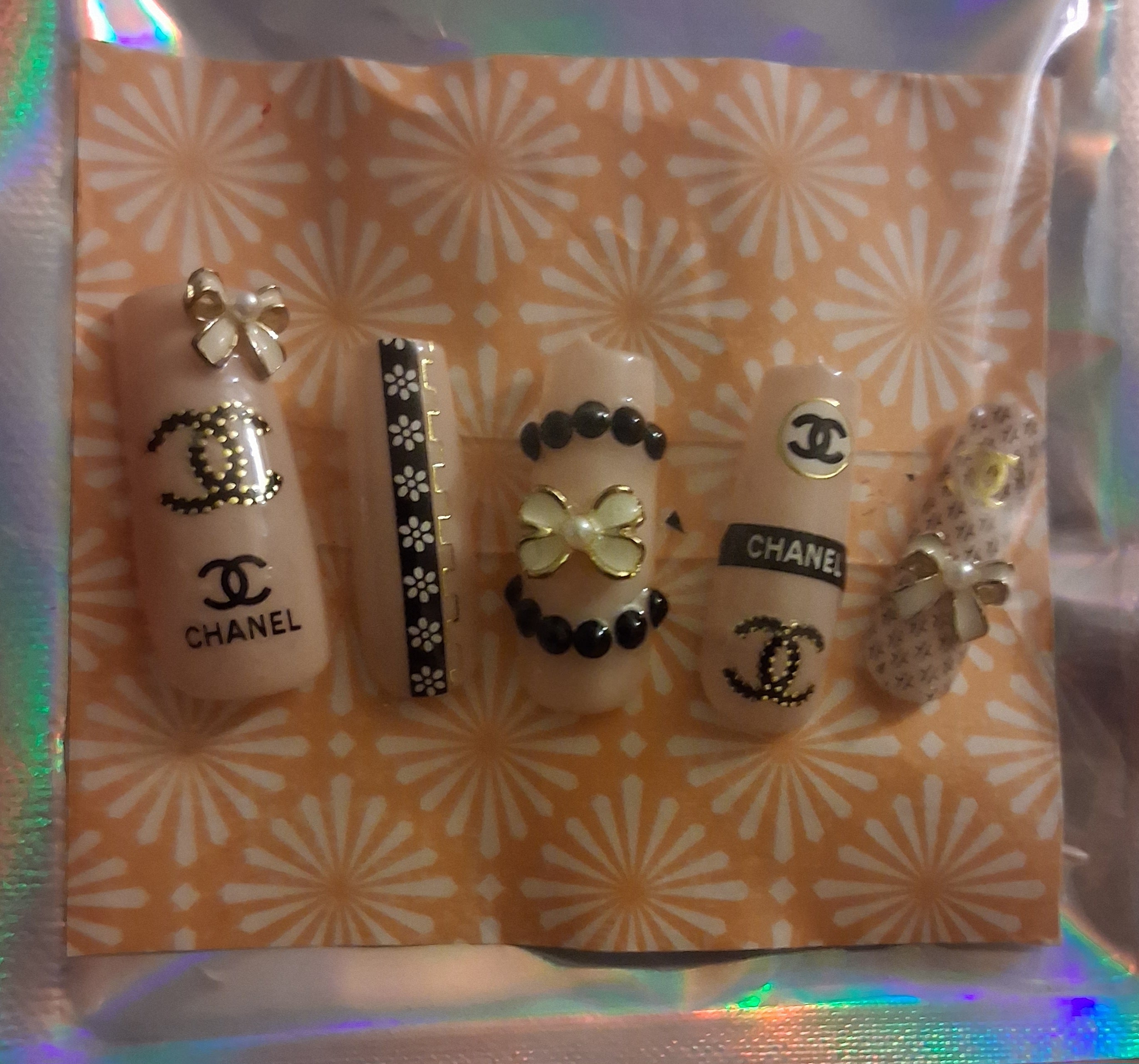 Designer Press-On Nails (Beige/Charms)