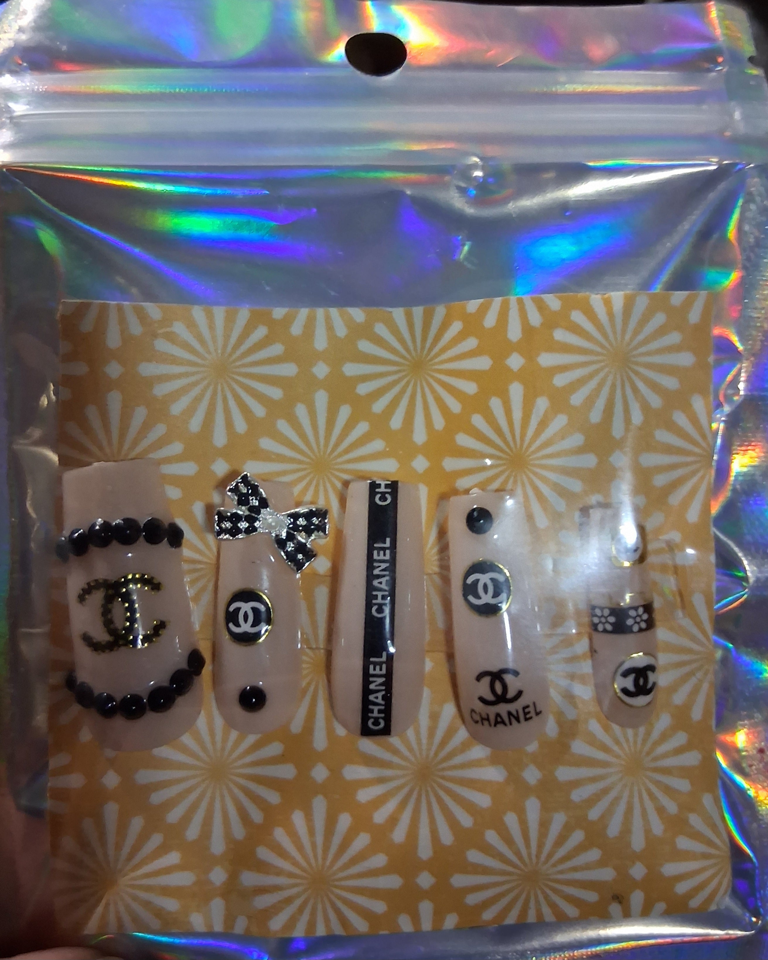 Designer Press-On Nails (Beige/Charms)