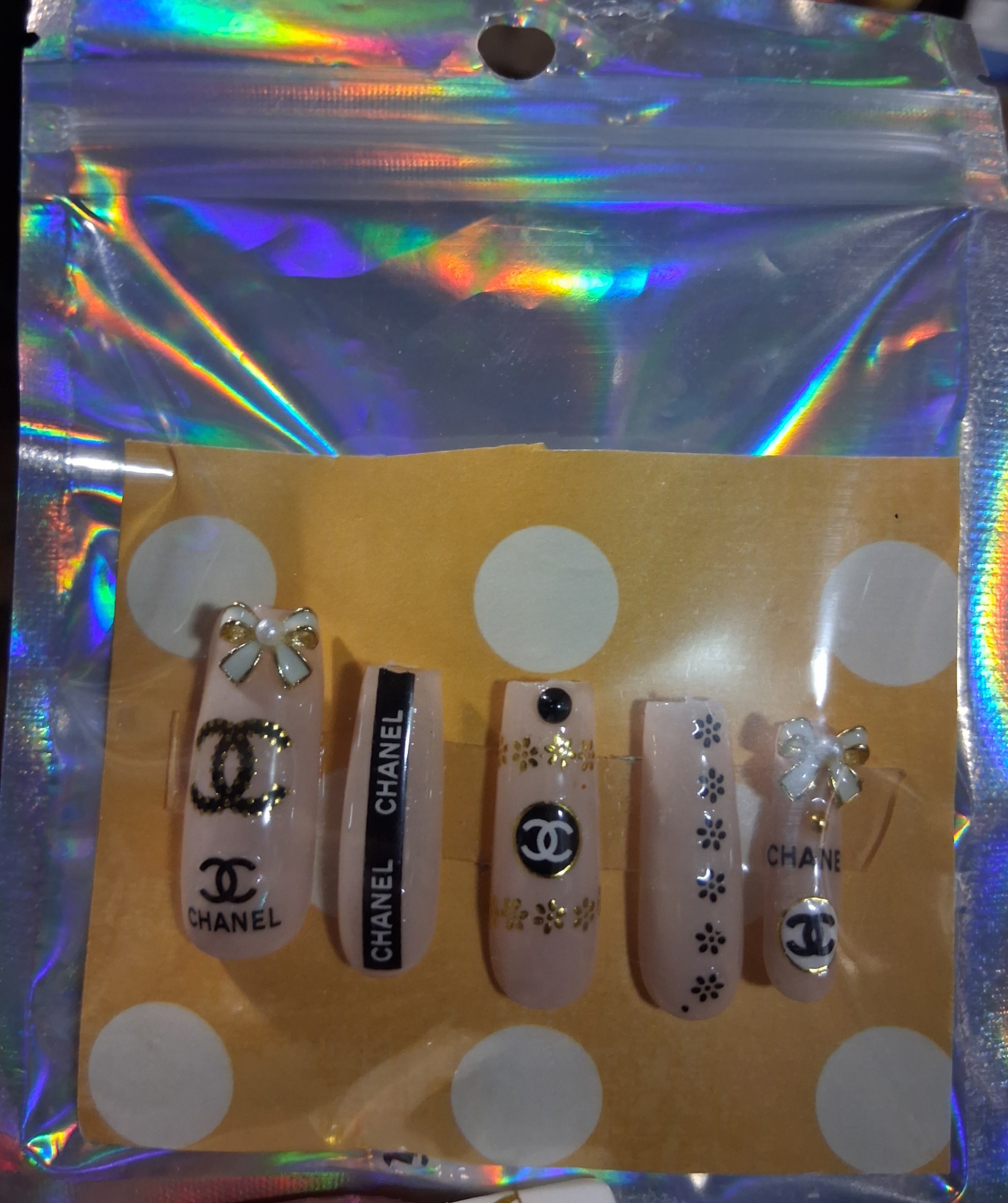 Designer Press-On Nails (Beige/Charms)