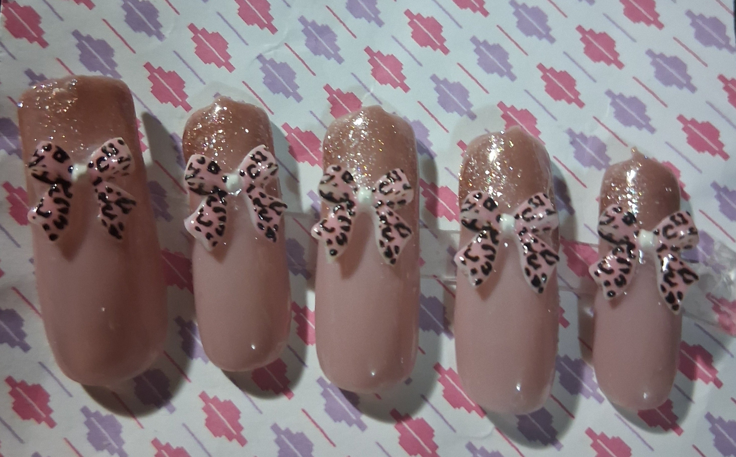 Press-On Nails (Jelly w/ Glitter Tip and Bow)