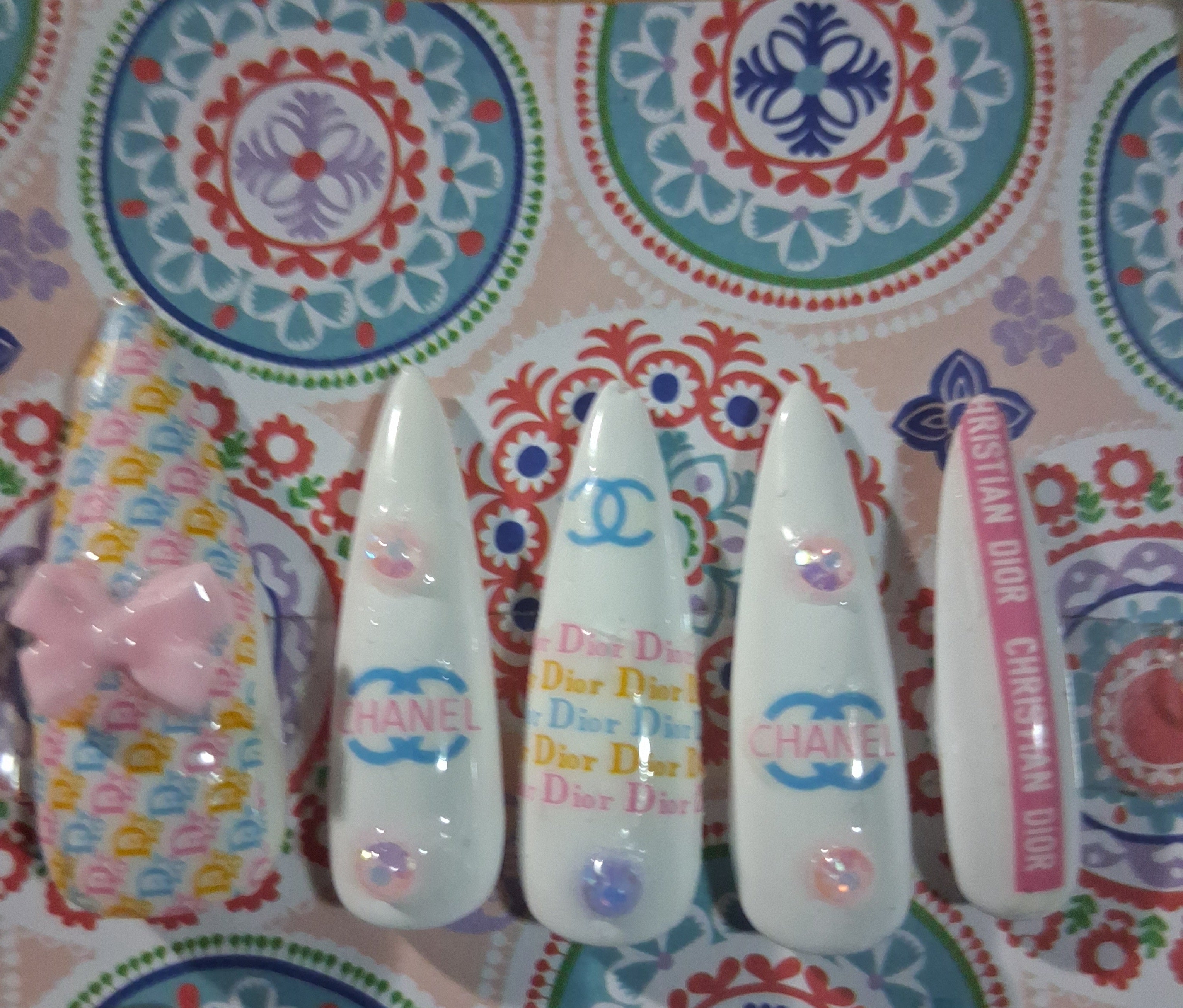 Designer Press-On Nails (Pastel Pink and White)