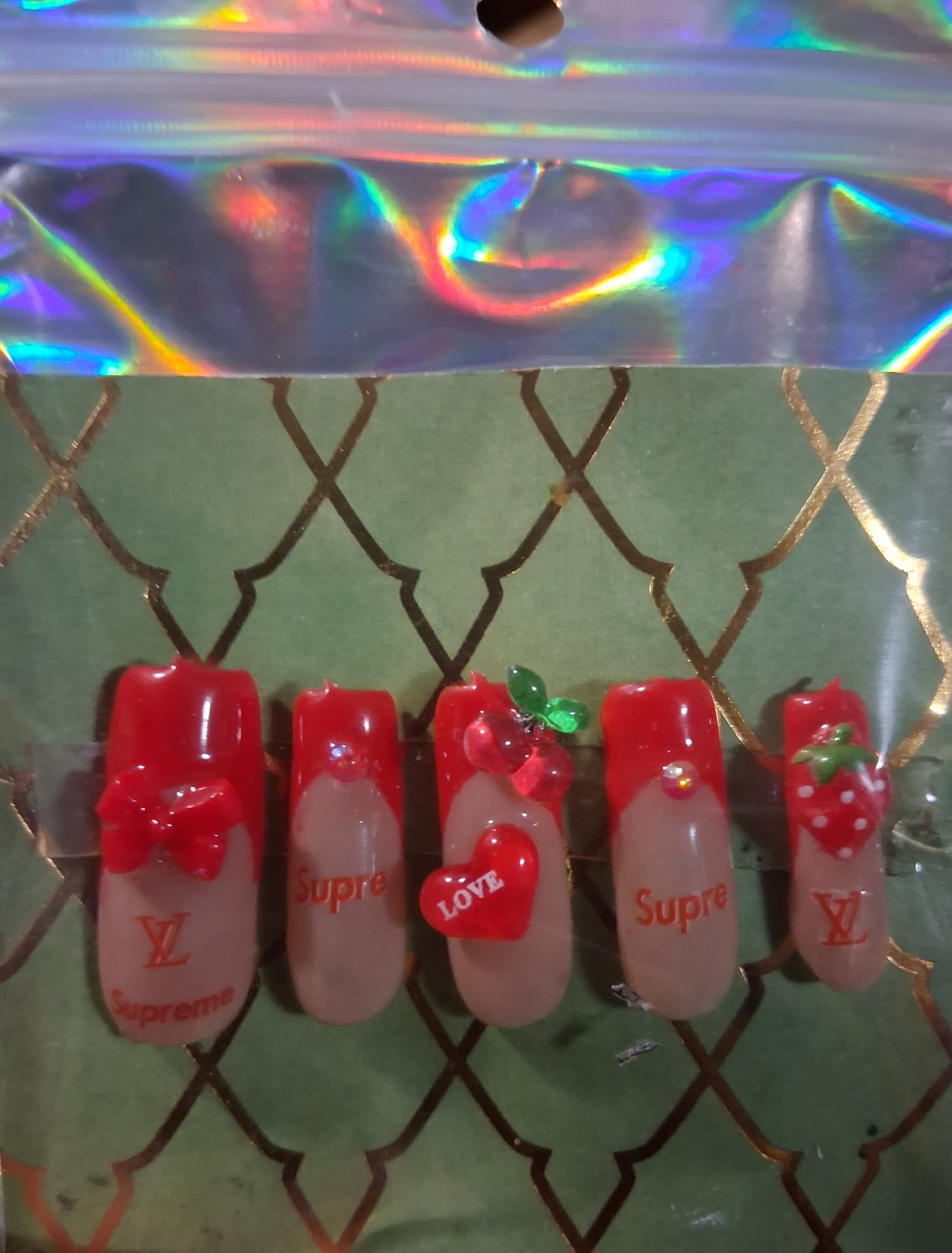 Designer Press-Ons (Classic Red Louis)