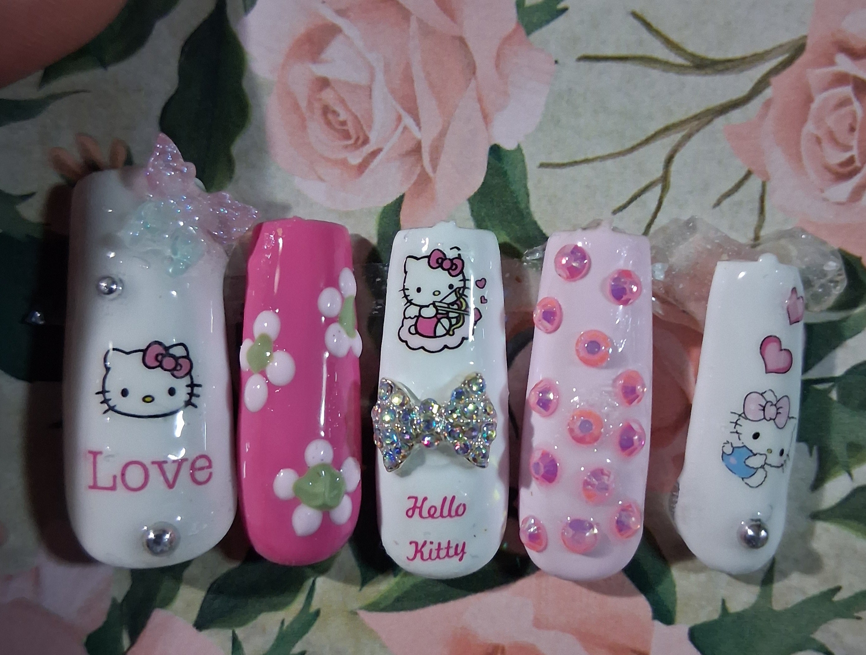 Designer Press-On Nails (Hello Kitty)