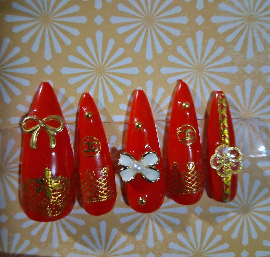 Press-on Nails (Red/Gold)