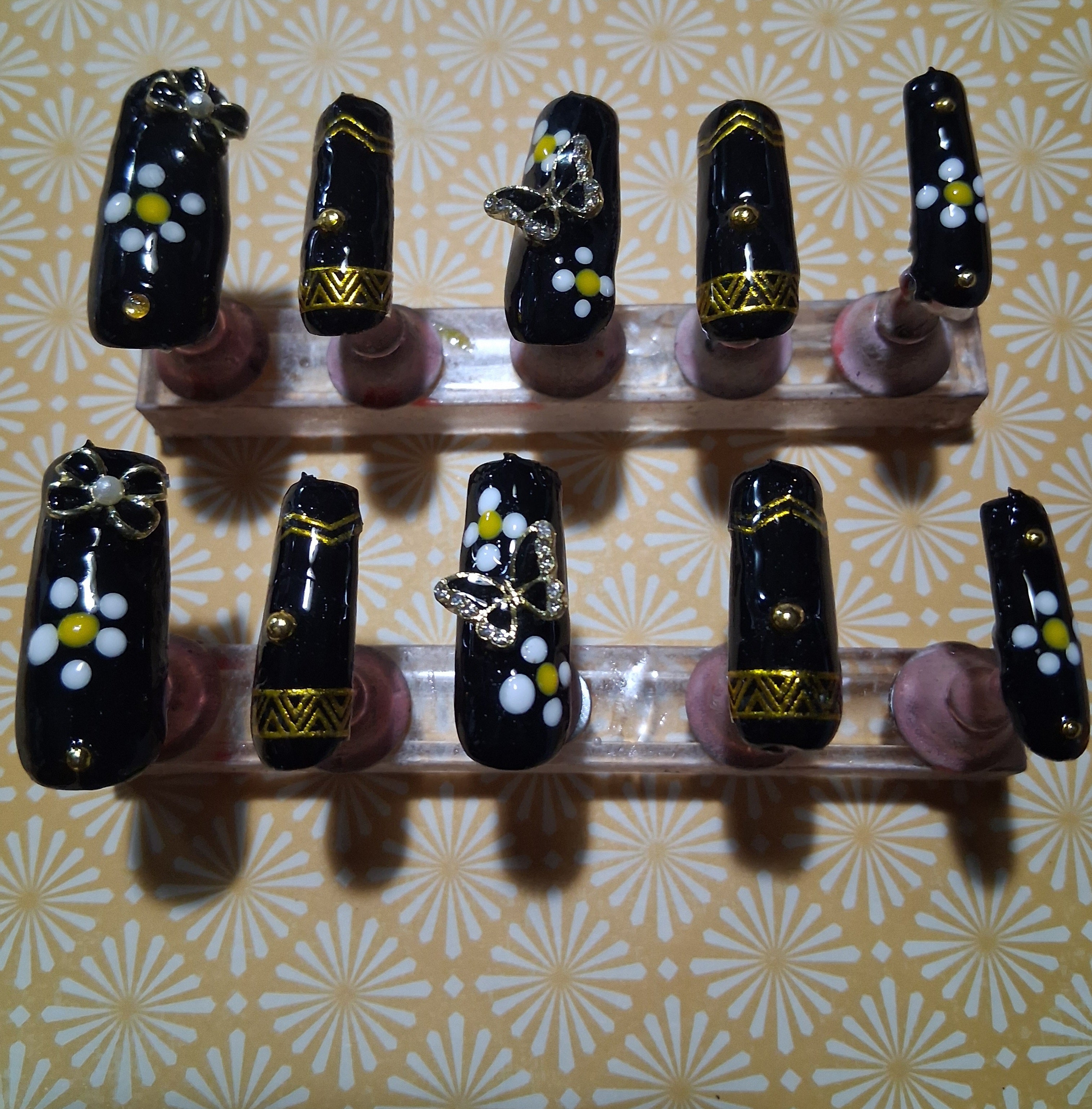 Designer Press-on Nails (K. Spade Black w/White Flowers)